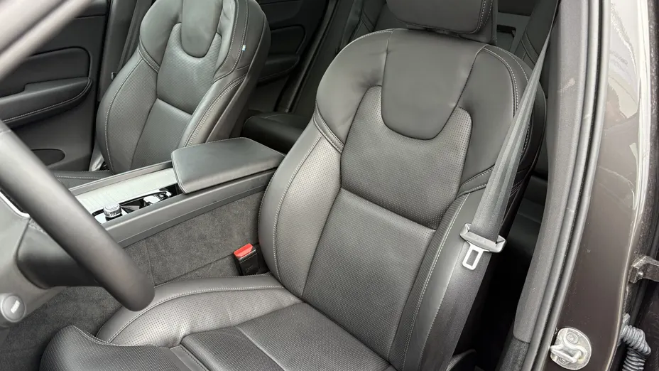 VOLVO XC60 XC60 T6 Plug-In Hybrid AWD Ultra Bright aut