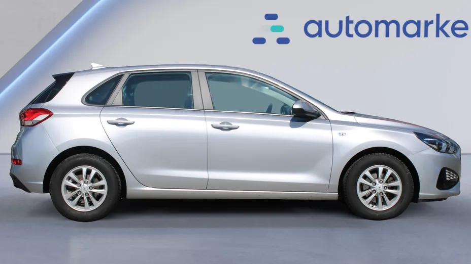 HYUNDAI i30 i30 1.5 DPI Classic +