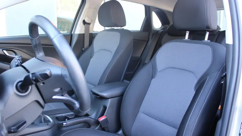 HYUNDAI i30 i30 1.5 DPI Classic +