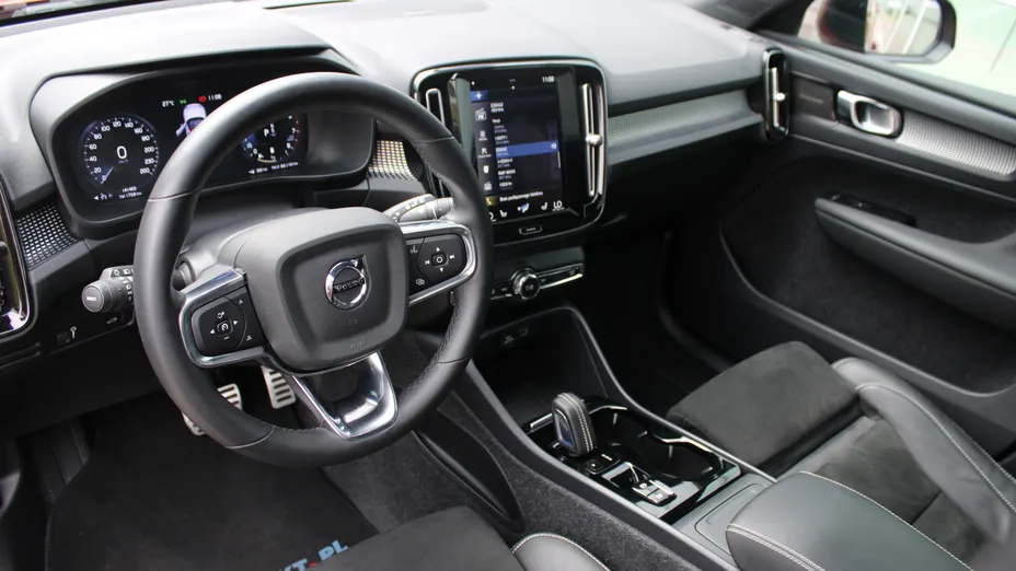 VOLVO XC40 XC40 B4 B AWD R-Design aut