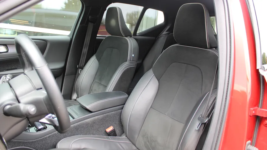 VOLVO XC40 XC40 B4 B AWD R-Design aut