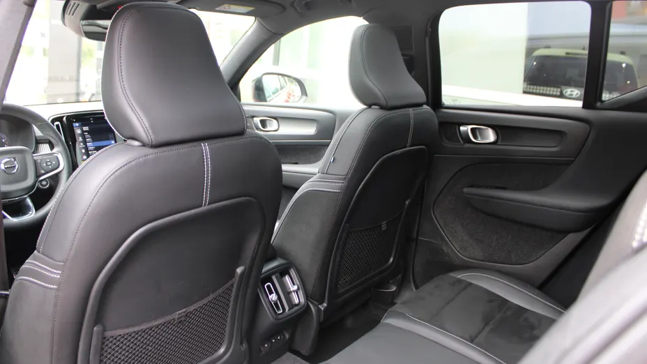 VOLVO XC40 XC40 B4 B AWD R-Design aut