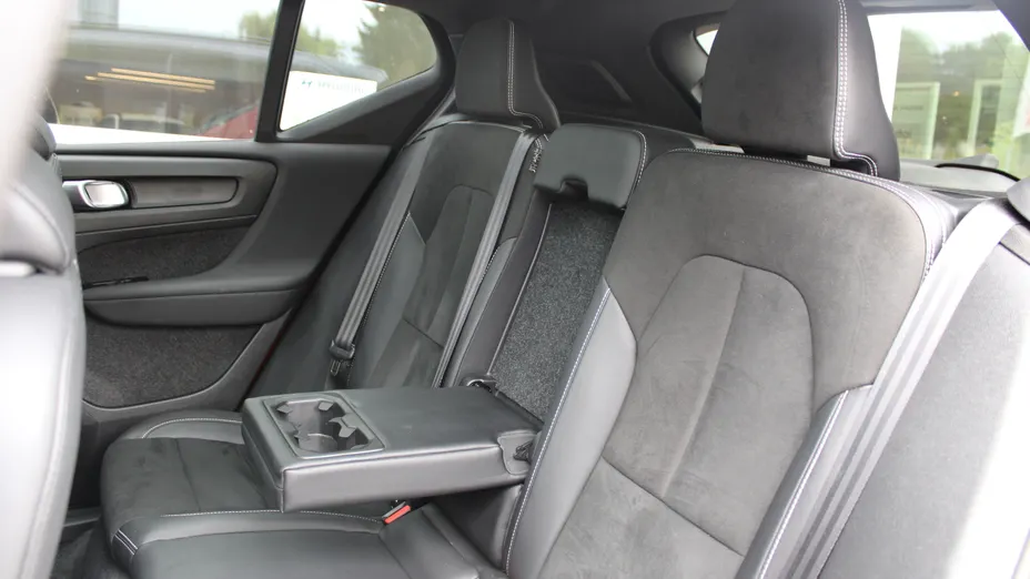 VOLVO XC40 XC40 B4 B AWD R-Design aut