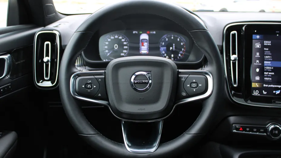 VOLVO XC40 XC40 B4 B AWD R-Design aut