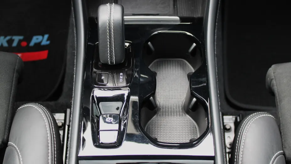 VOLVO XC40 XC40 B4 B AWD R-Design aut