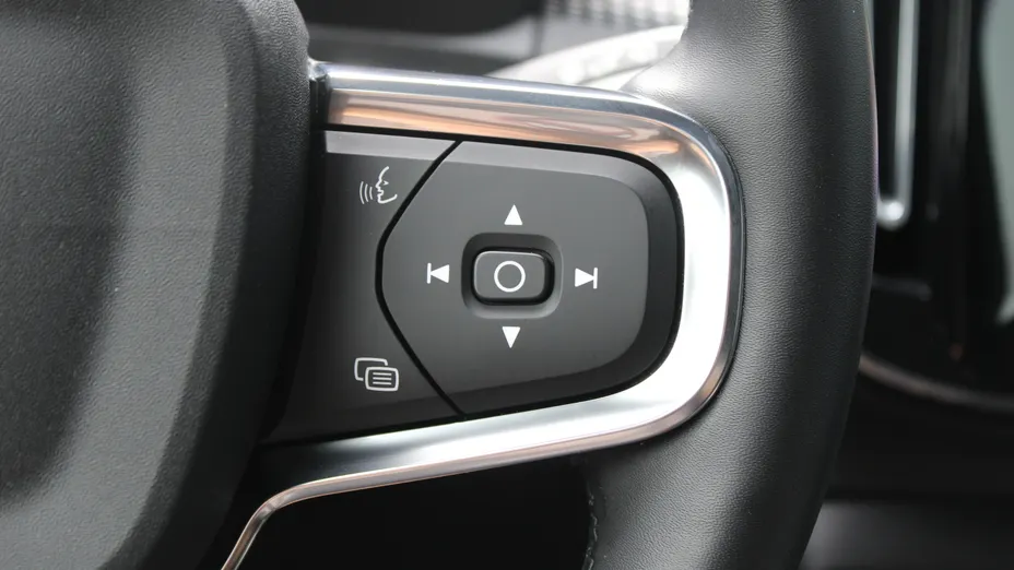 VOLVO XC40 XC40 B4 B AWD R-Design aut