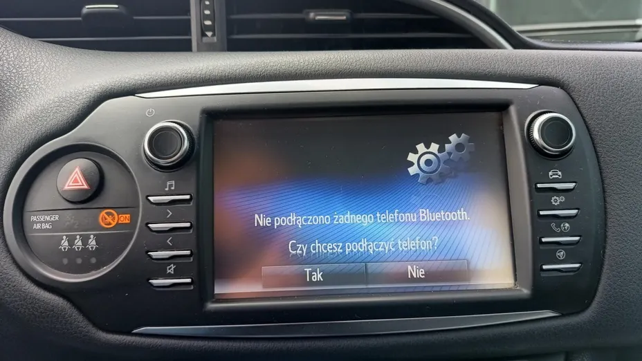 TOYOTA Yaris Yaris Hybrid 100 Premium