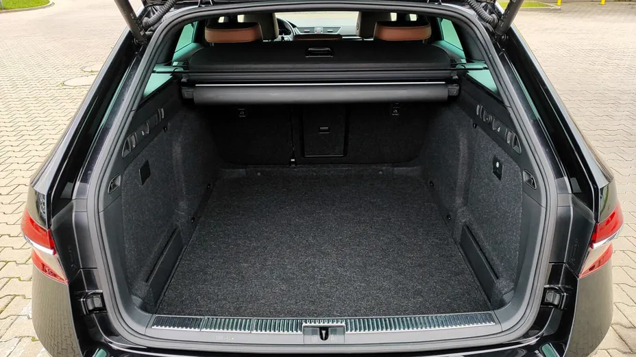 SKODA Superb Superb 2.0 TDI SCR L&K DSG
