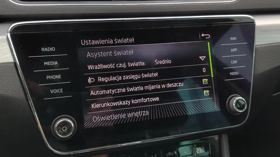 SKODA Superb Superb 2.0 TDI SCR Ambition DSG