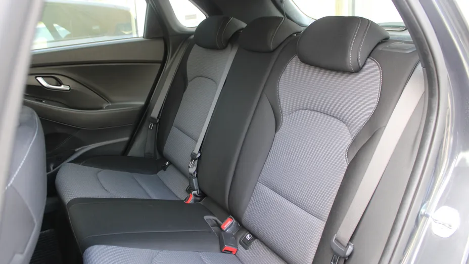 HYUNDAI i30 i30 1.5 DPI Classic +