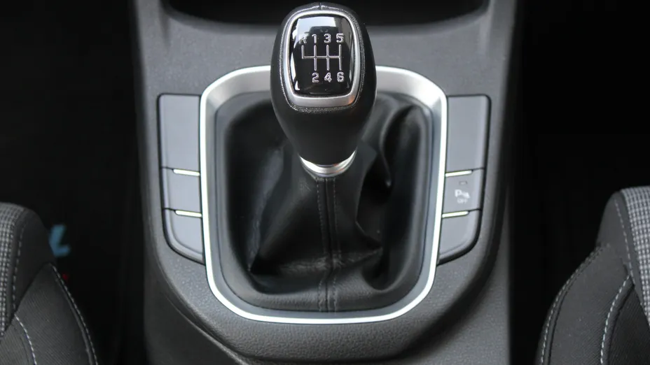 HYUNDAI i30 i30 1.5 DPI Classic +
