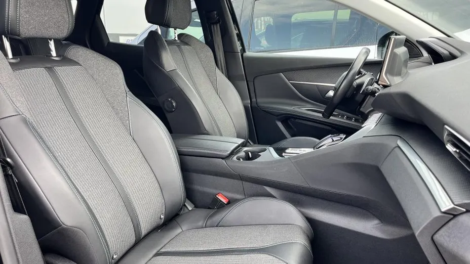 PEUGEOT 3008 3008 1.5 BlueHDi Allure S&S EAT8