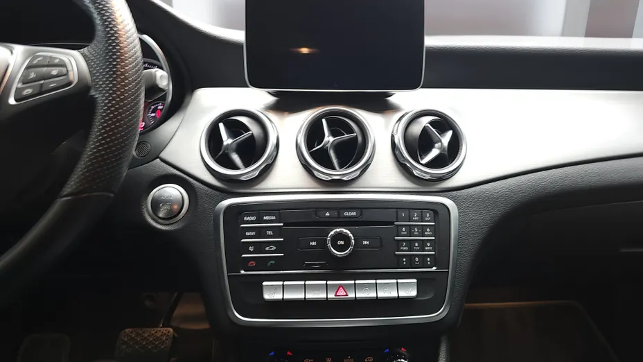 MERCEDES-BENZ GLA GLA 200 7G-DCT Urban