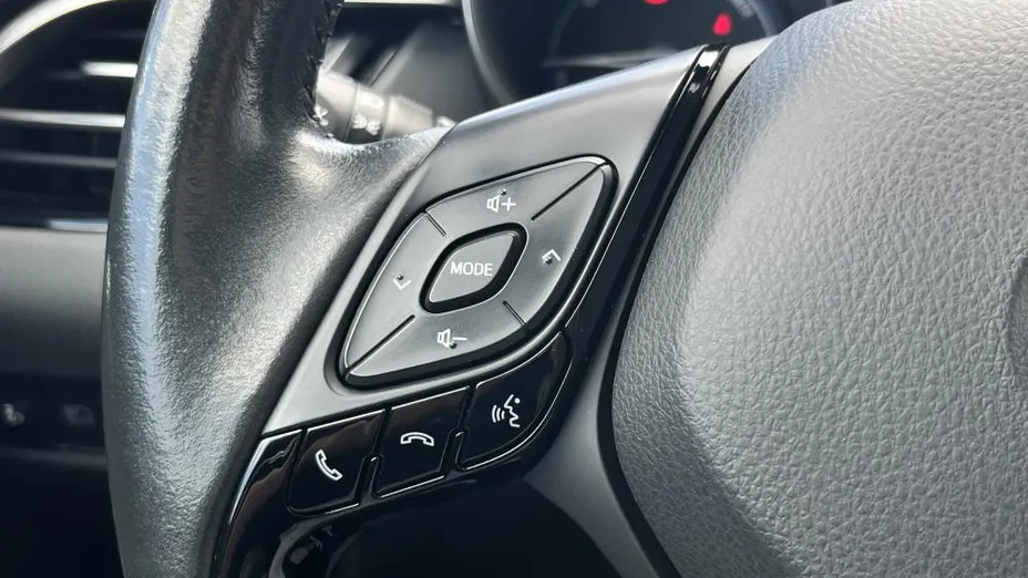 TOYOTA C-HR C-HR 2.0 Hybrid Executive