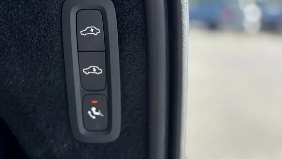 VOLVO XC90 XC90 T8 AWD Plug-In Hybrid Ultra Dark 7os aut