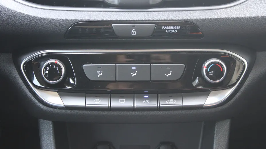 HYUNDAI i30 i30 1.5 DPI Modern