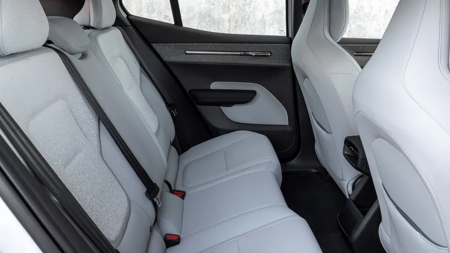 VOLVO EX30 EX30 69kWh Twin Motor Plus Nowy