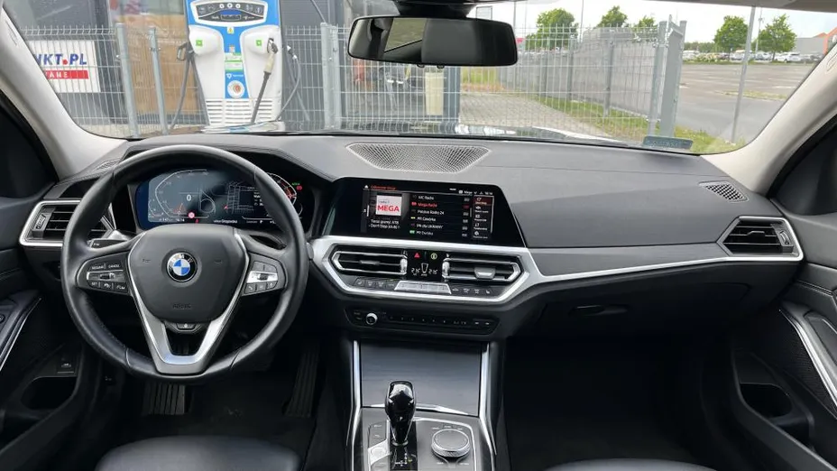 BMW Seria 3 320d xDrive mHEV Luxury Line aut