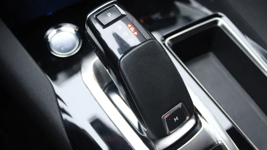 PEUGEOT 5008 5008 1.6 PureTech GT Line S&S EAT8