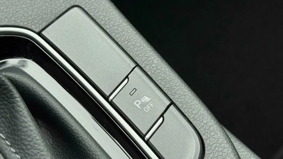 HYUNDAI i30 i30 1.0 T-GDI Modern DCT