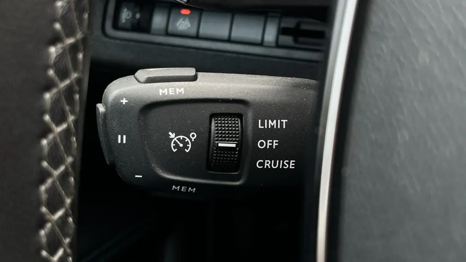 PEUGEOT 3008 3008 1.5 BlueHDi Allure S&S EAT8