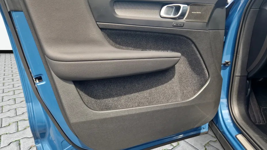 VOLVO XC40 XC40 B3 Plus Dark aut