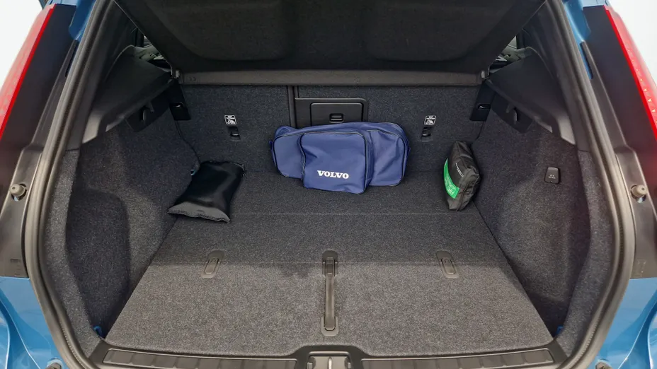 VOLVO XC40 XC40 B3 Plus Dark aut