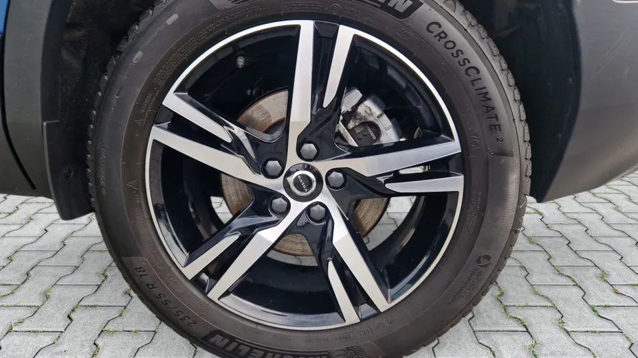 VOLVO XC40 XC40 B3 Plus Dark aut