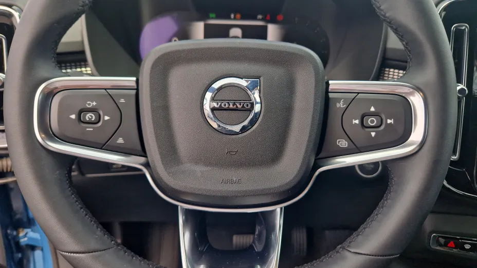 VOLVO XC40 XC40 B3 Plus Dark aut