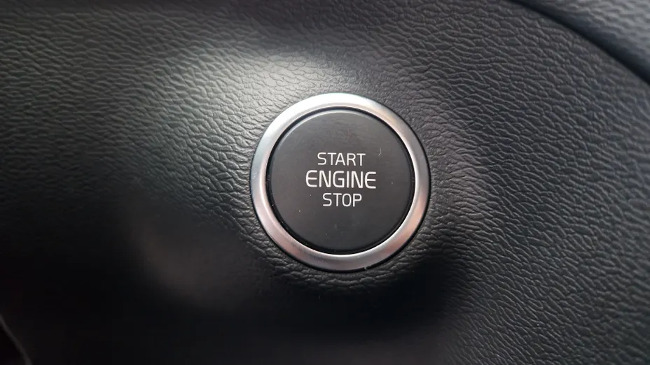 VOLVO XC40 XC40 B3 Plus Dark aut