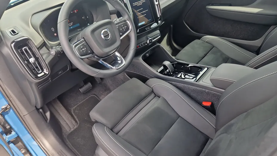 VOLVO XC40 XC40 B3 Plus Dark aut