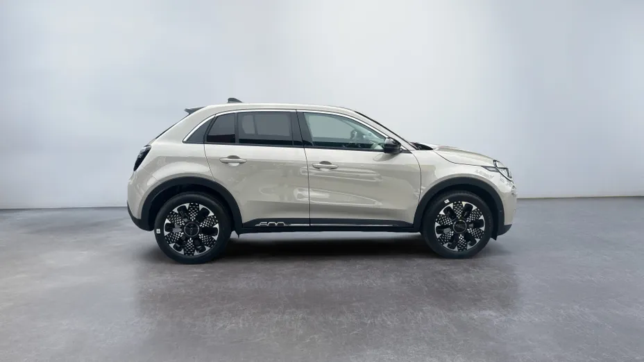 FIAT 600 600 1.2 Turbo Hybrid La Prima eDCT Nowy