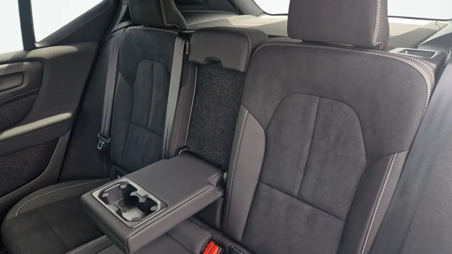 VOLVO XC40 XC40 B3 Plus Dark aut