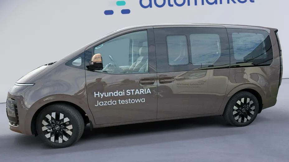 HYUNDAI Staria Staria 1.6 T-GDI HEV Luxury aut Nowy