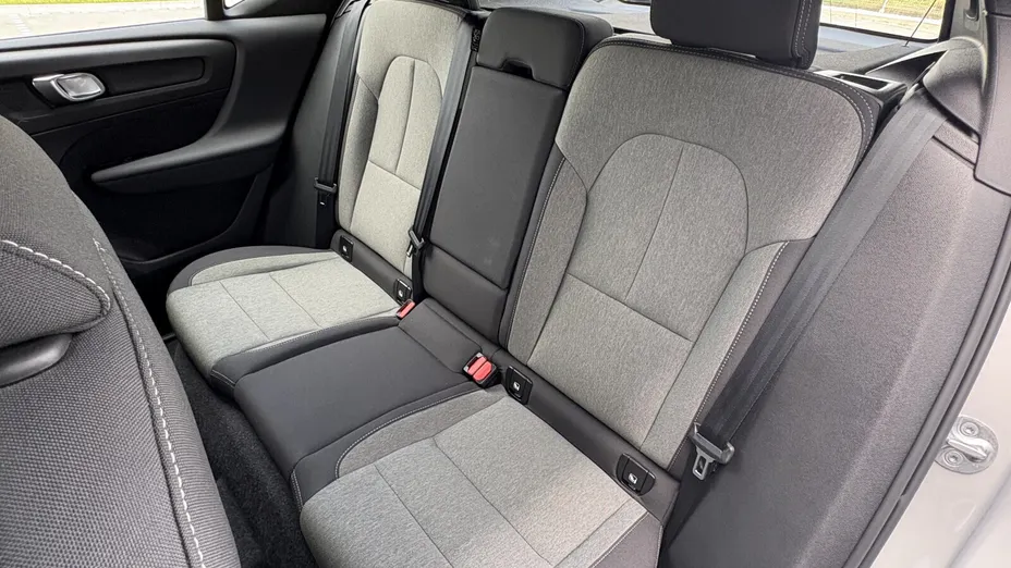 VOLVO XC40 XC40 B3 Plus Dark aut