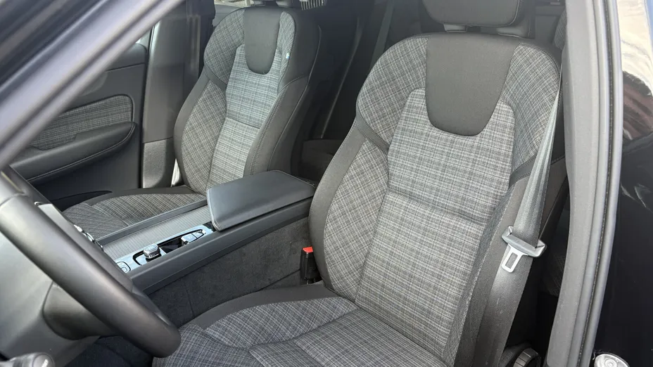 VOLVO XC60 XC60 T6 Plug-In Hybrid AWD Core aut