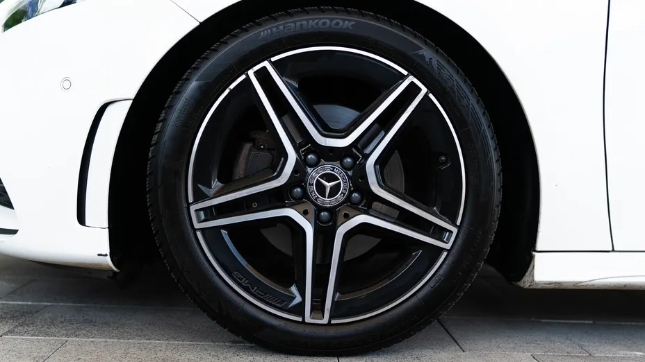 MERCEDES-BENZ A Klasa A 200 AMG Line 7G-DCT