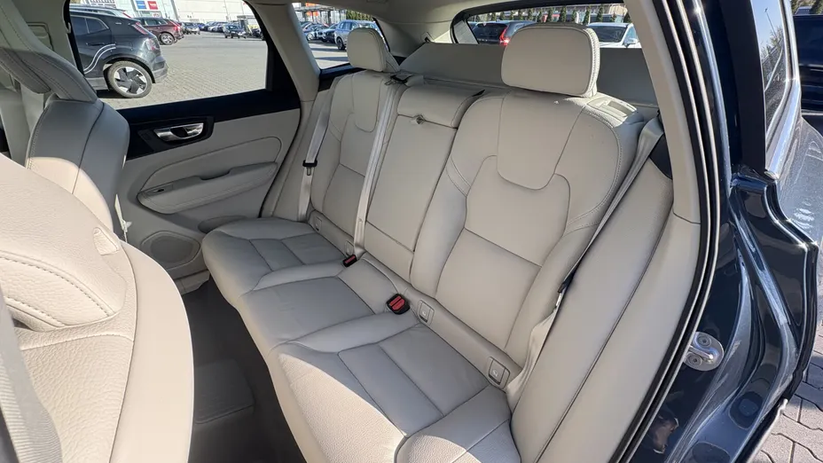 VOLVO XC60 XC60 T6 Plug-In Hybrid AWD Plus Bright aut