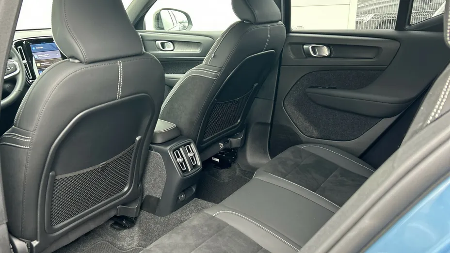 VOLVO XC40 XC40 82kWh Recharge Twin AWD Plus aut