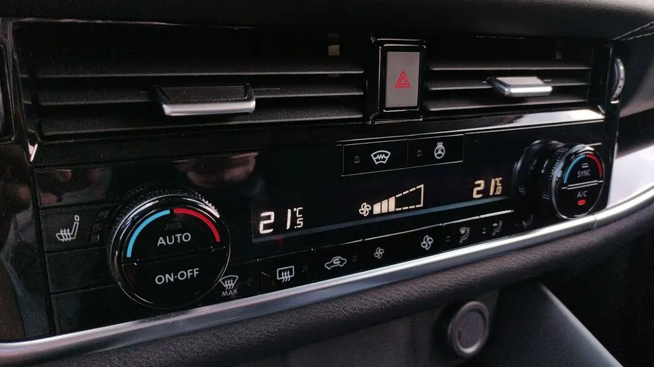 NISSAN Qashqai Qashqai 1.3 DIG-T mHEV N-Connecta Xtronic