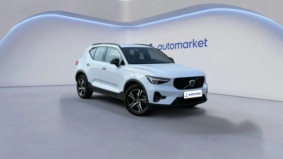 VOLVO XC40 XC40 B3 Plus Dark aut