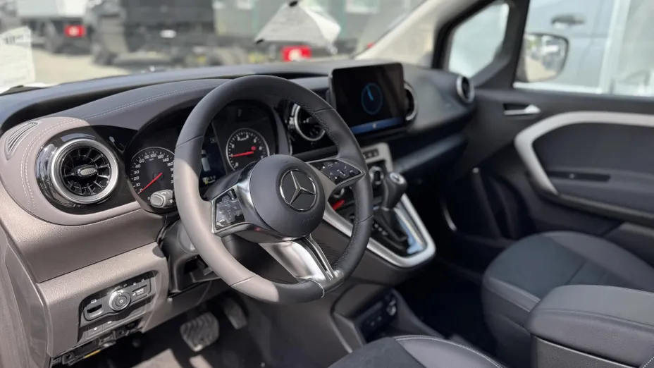 MERCEDES-BENZ T klasa T 180 Progressive aut Nowy