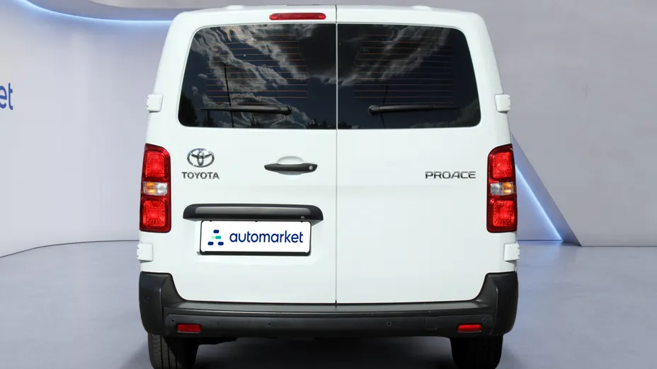 TOYOTA Proace Proace 2.0 D-4D Medium 3,1t Active