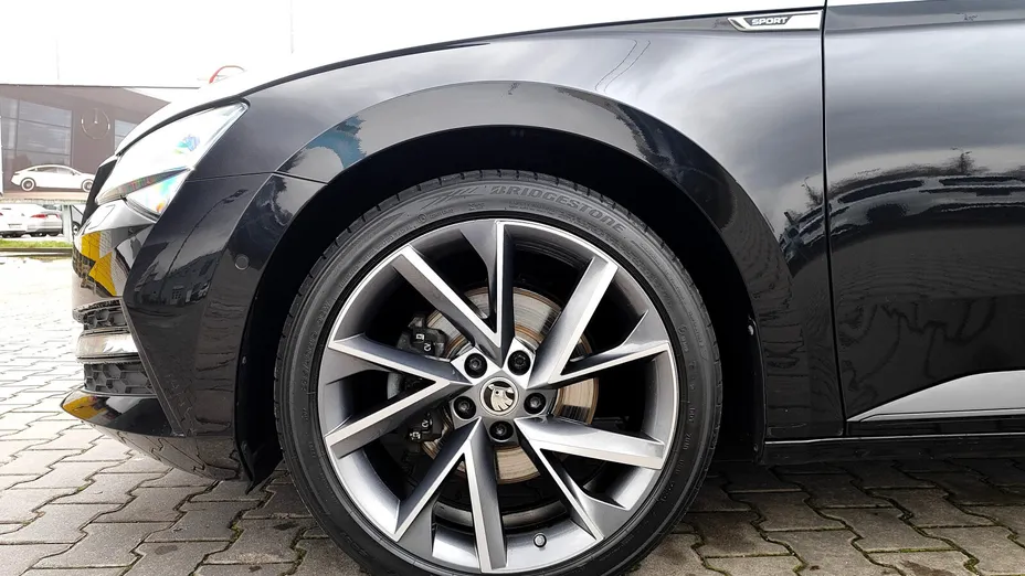 SKODA Superb Superb 2.0 TDI SCR Sportline DSG