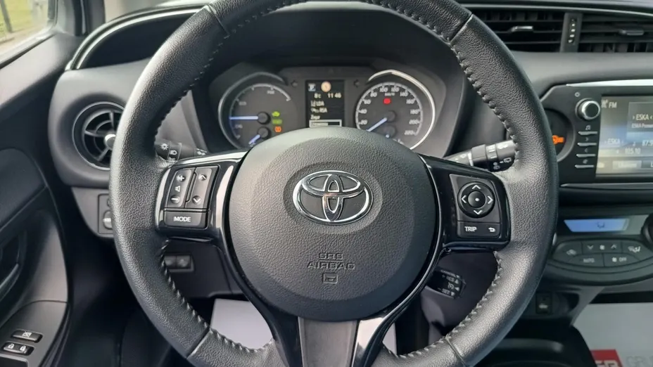 TOYOTA Yaris Yaris Hybrid 100 Premium