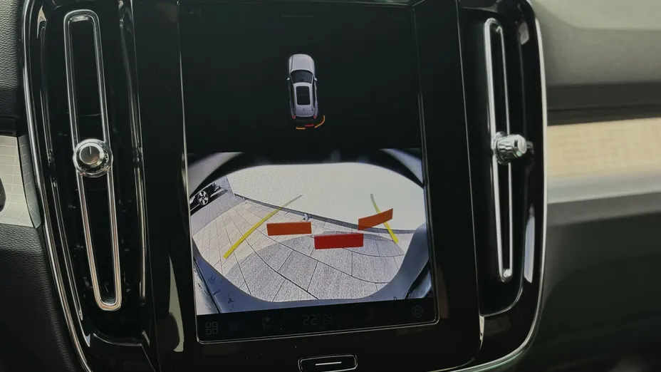 VOLVO XC40 XC40 B3 Plus Dark aut