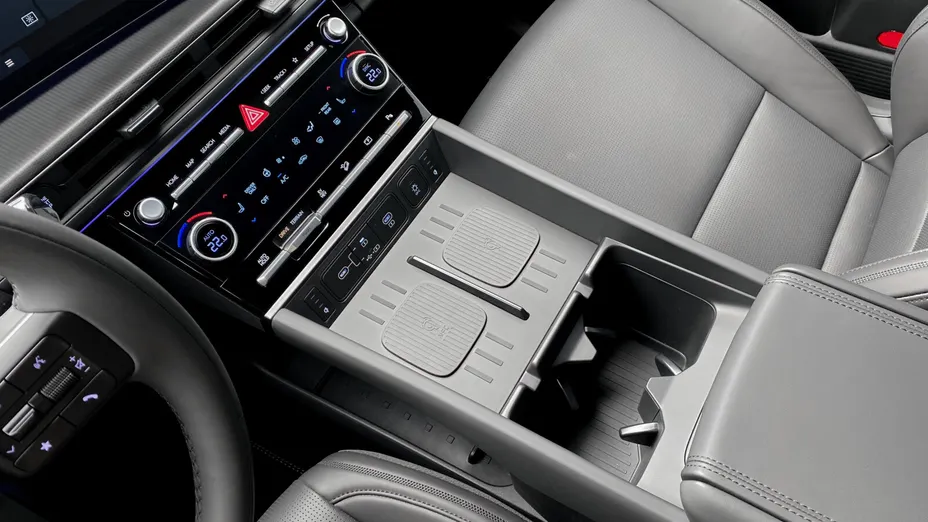 HYUNDAI Santa Fe Santa Fe 1.6 T-GDI PHEV Calligraphy 4WD aut 7os.
