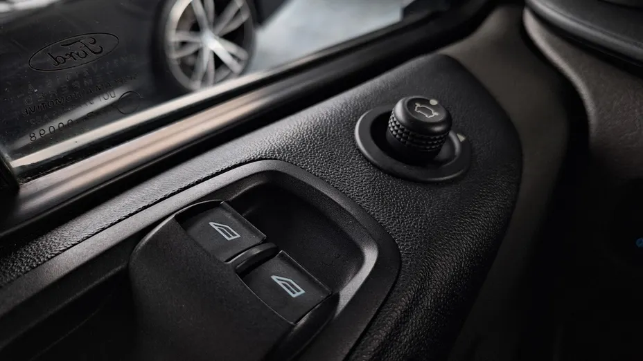 FORD Transit Custom Transit Custom 320 L2H1 Trend