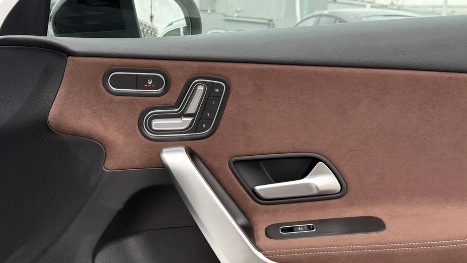 MERCEDES-BENZ A Klasa A 200 AMG Line 7G-DCT