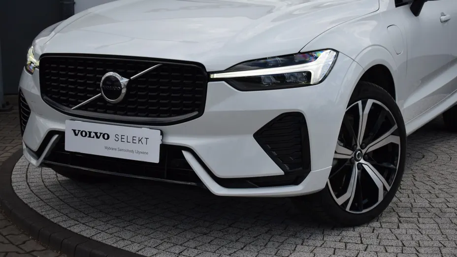 VOLVO XC60 XC60 T6 Plug-In Hybrid AWD Plus Dark aut